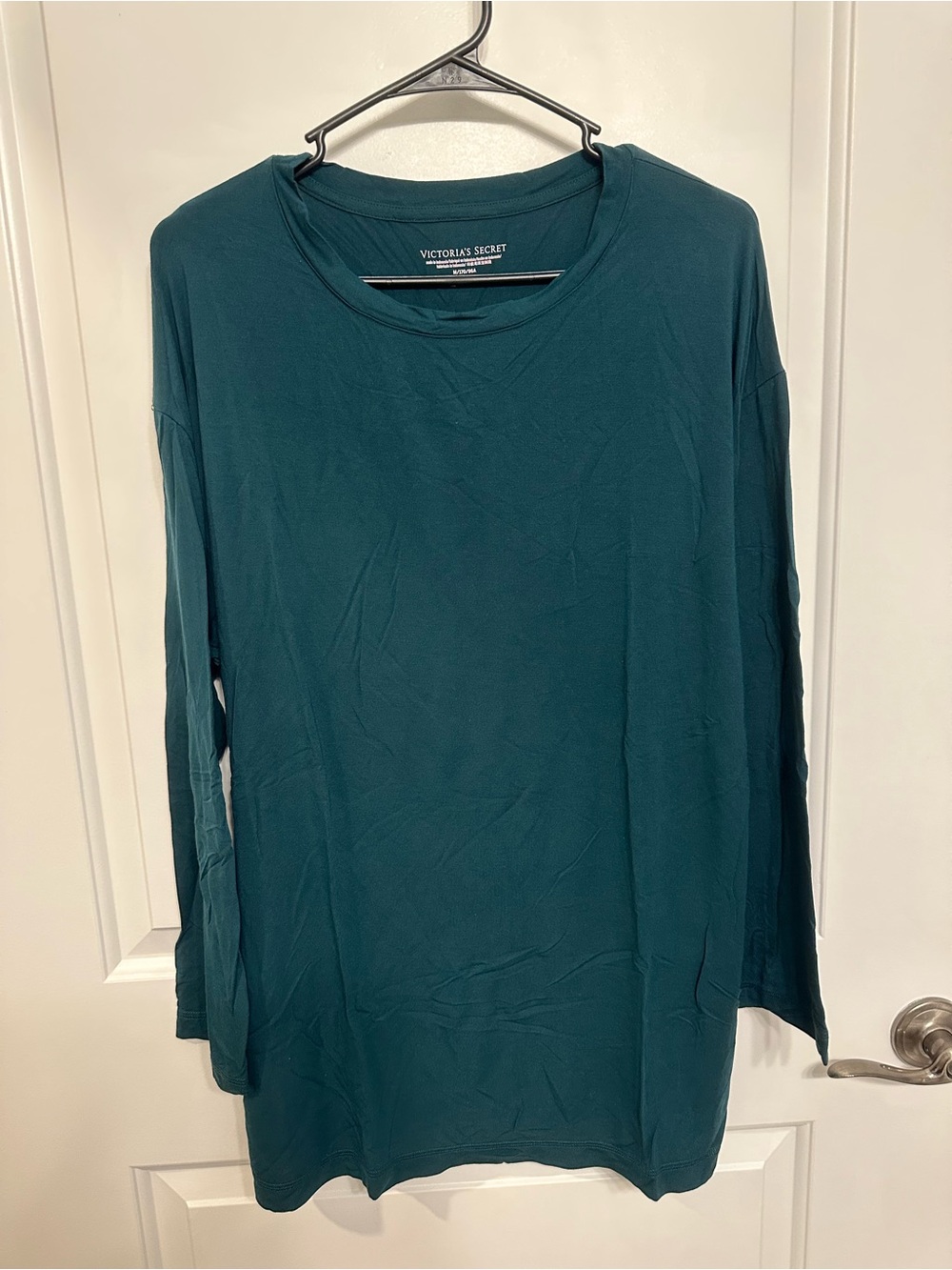 Victoria's Secret Long Sleeve shirt